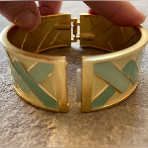 Banana Republic Enamel Bangle - Picture 4 of 8